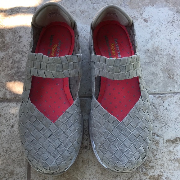 🌴🌴Skechers 🌴Relaxed Slip on Shoes - Picture 1 of 5